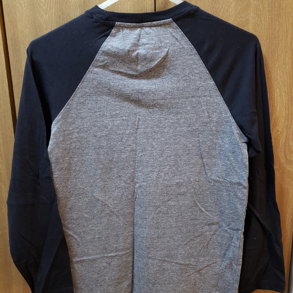 Boys XL long sleeved t-shirt - Picture 3 of 3